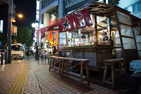 長岡京市天気予報：雲の上のラーメン屋台